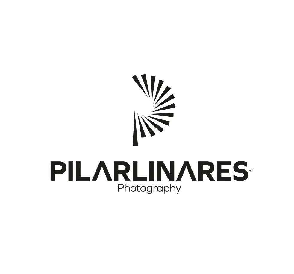 Logo Pilar Linares Fotografía